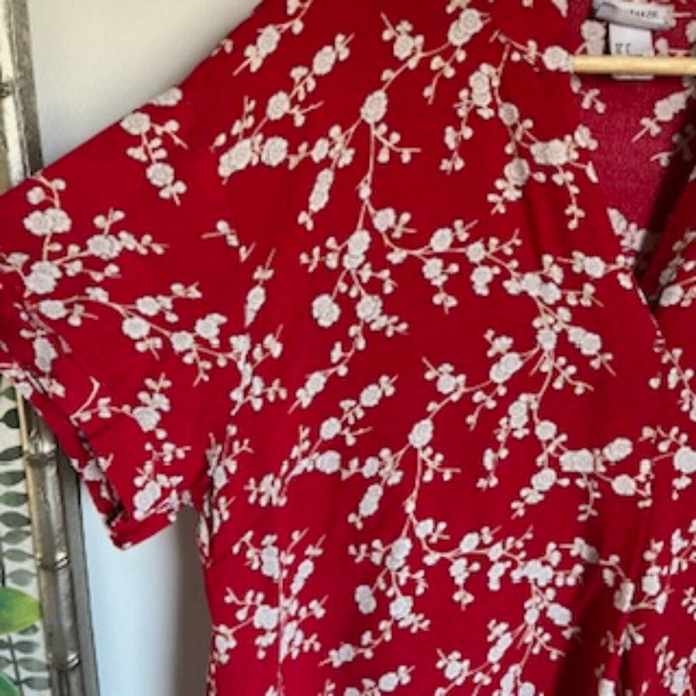 Red Floral Short Sleeve Women's Dress - Picture 2 of 10